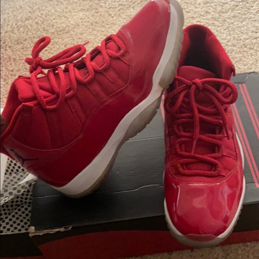 AIR JORDAN 11 RETRO RED 🔥🔥🔥 - Picture 6 of 6